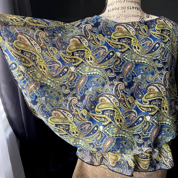 F&M Collection Green Batik patterned blouse Size Small. - Picture 6 of 8